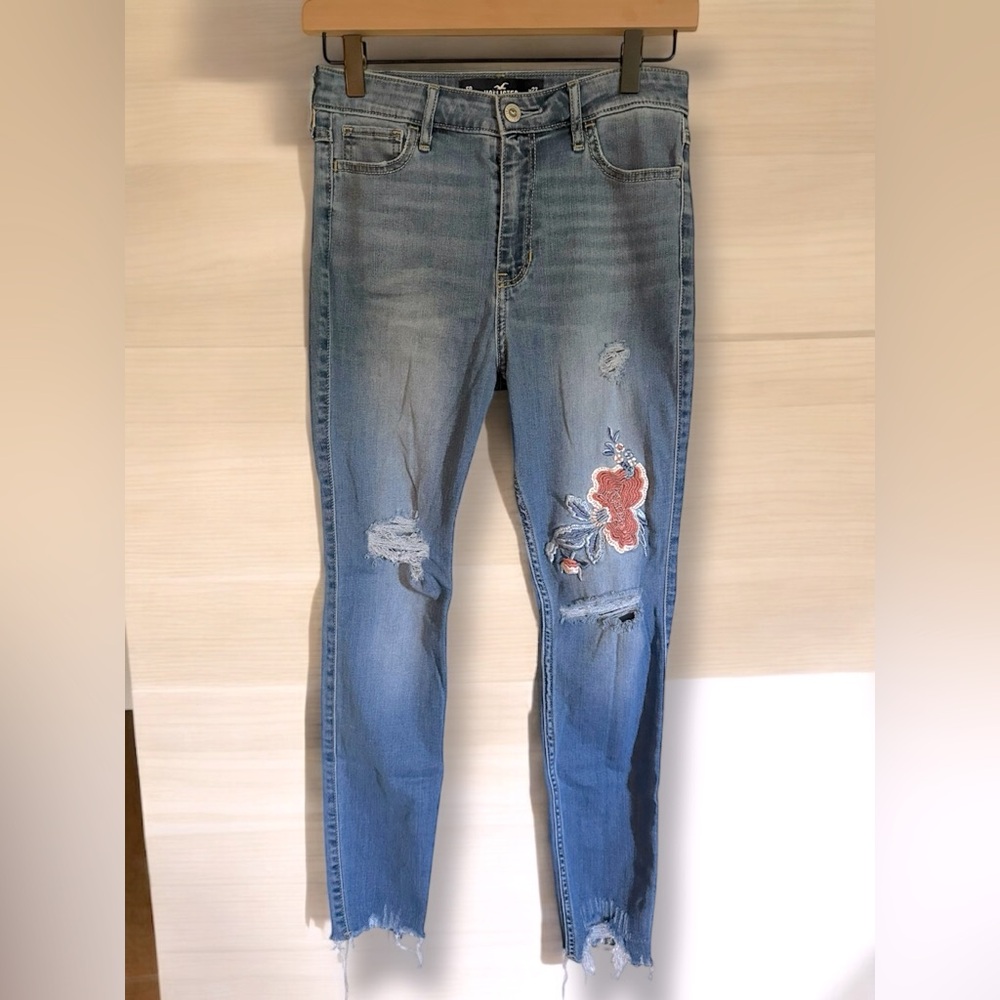 Hollister | High Rise Super Skinny Crop Floral Embroidered Distressed Blue Jeans